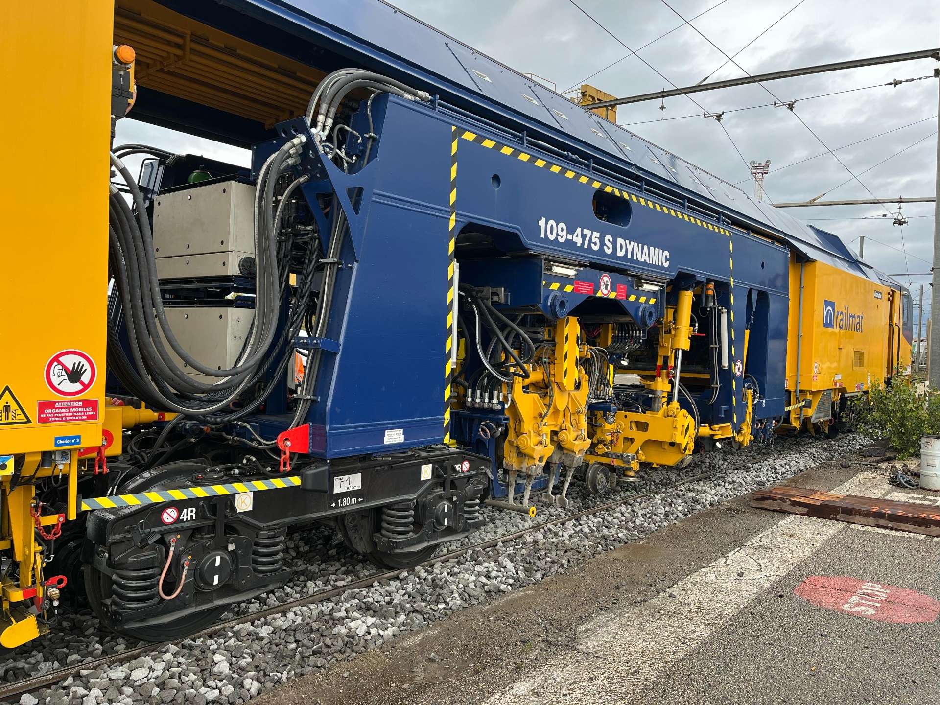 Bourreuse RAILMAT sur voie ferrée